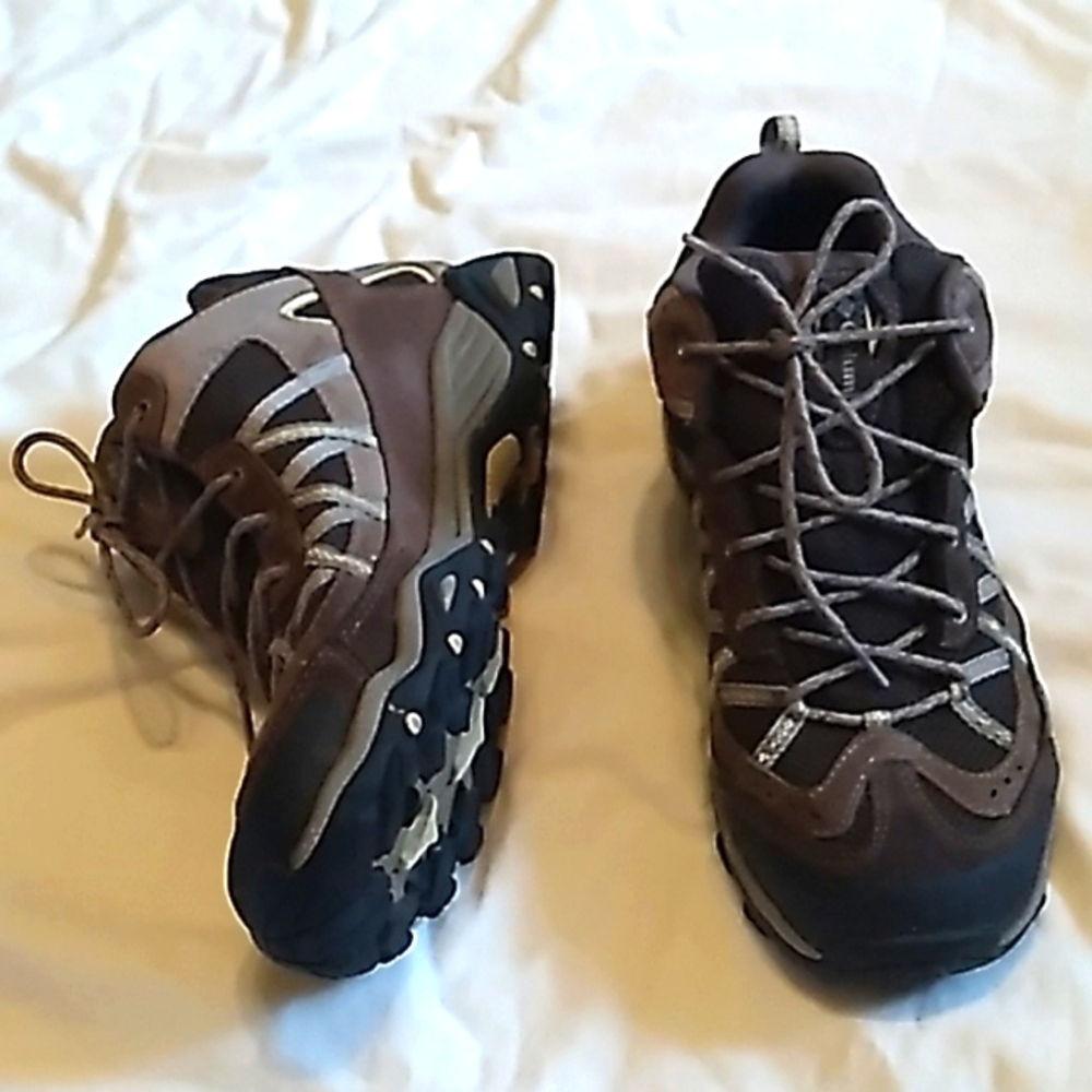 🤎❤️Womens Columbia Omni-grip waterproof brown tan hiking shoes size 8.5🤎❤️